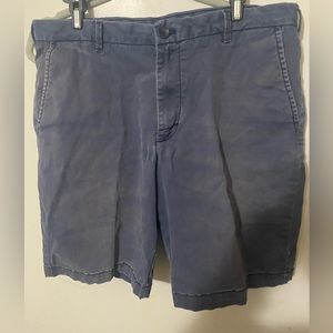 IZOD saltwater shorts size 32